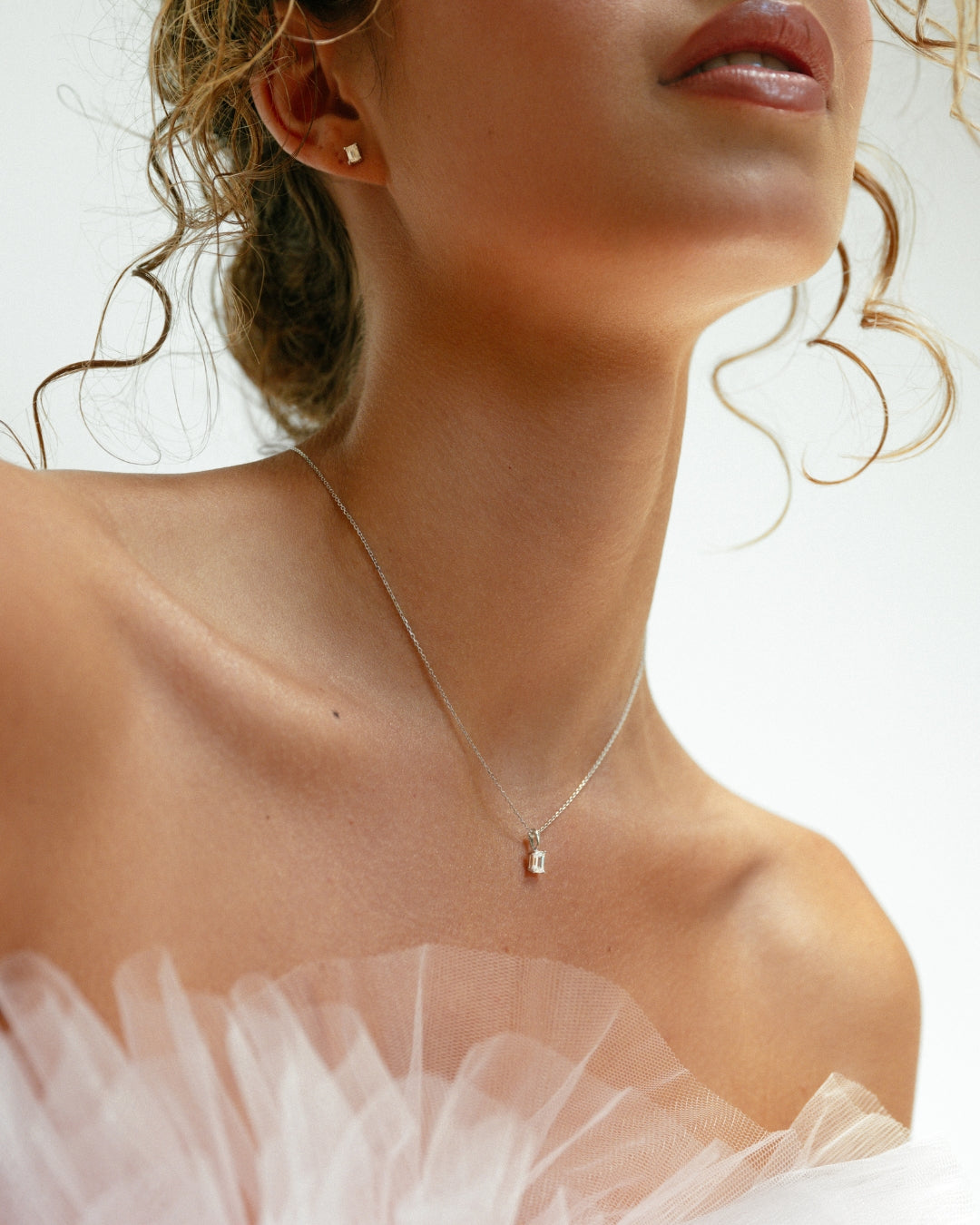 Oorstekers Nora 0,50 crt. witgoud