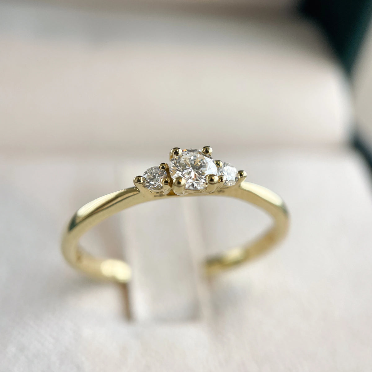 Ring Alix 0.20 ct. yellow gold